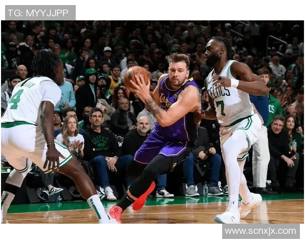 詹姆斯在对阵凯尔特人的45分之夜展现传奇风采与球队的决胜时刻