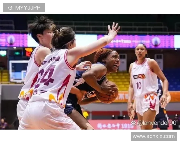 日本女篮与韩国女篮激战正酣谁能在亚洲赛场上笑到最后